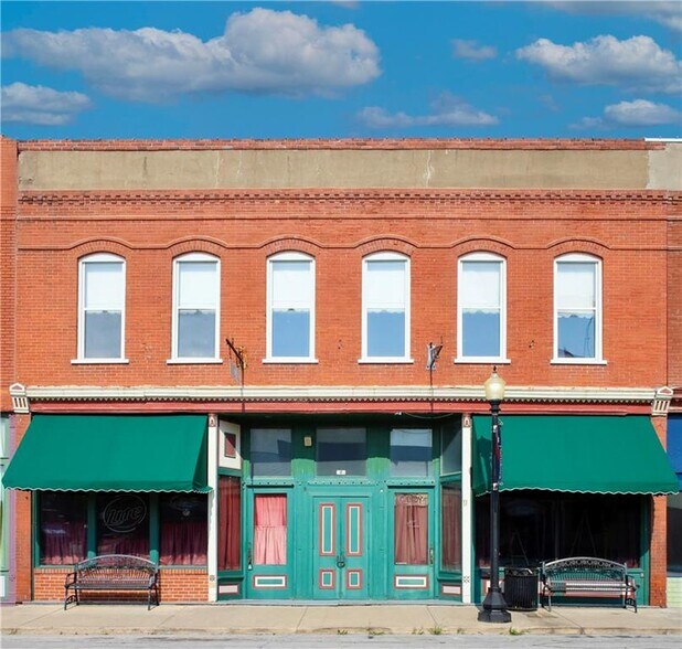 Primary Photo Of 206 N Main St, Plattsburg Restaurant For Sale