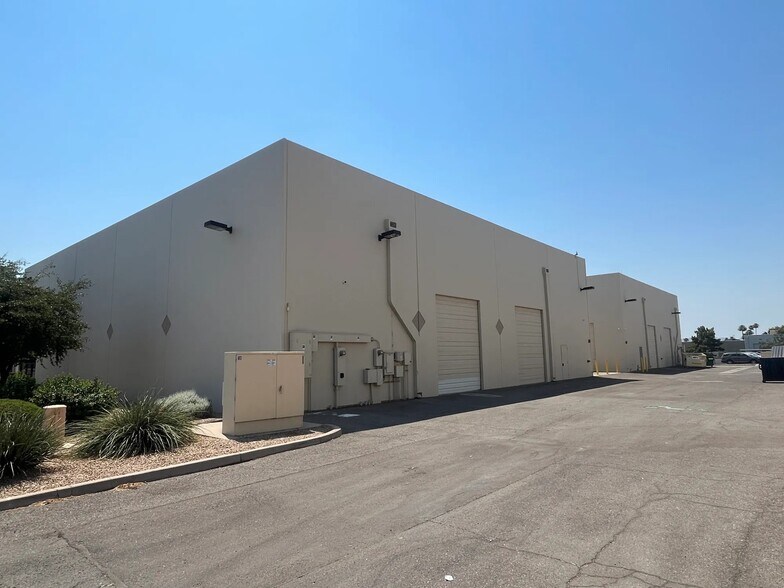 More Photos Of 3443 W Earll Dr, Phoenix Warehouse For Lease
