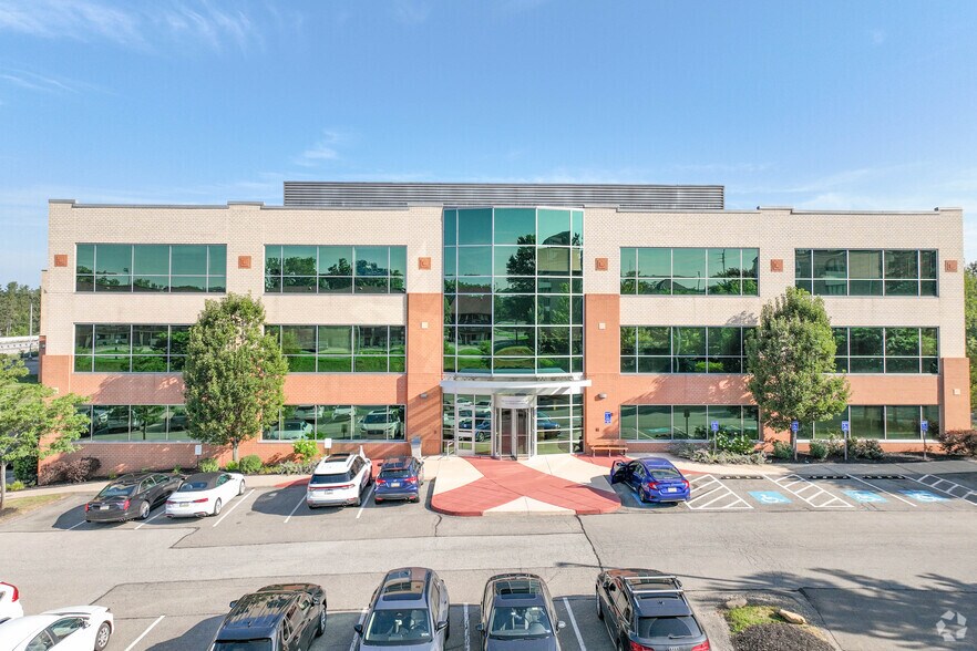 More Photos Of 125 Emeryville Dr, Cranberry Township Medical For Lease