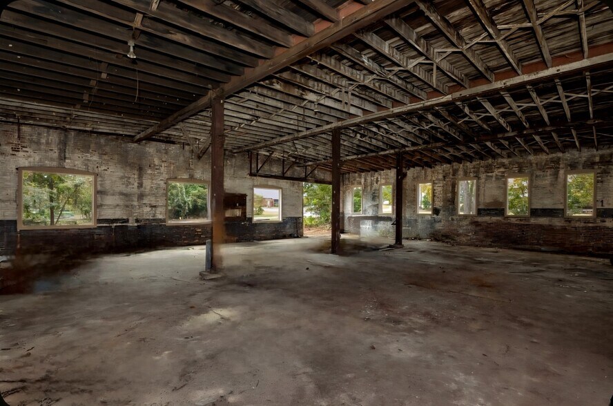 More Photos Of 305 S Orange Ave, Eufaula Industrial For Sale
