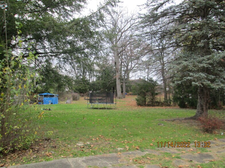 More Photos Of 329 E Moody Ave, New Castle Religious Facility For Sale