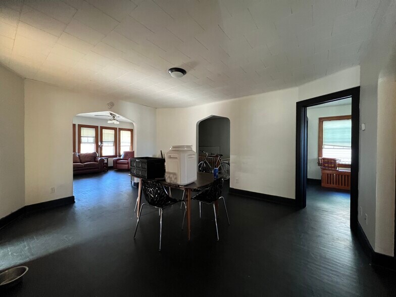 More Photos Of 406 2nd St, New Glarus Bar For Sale