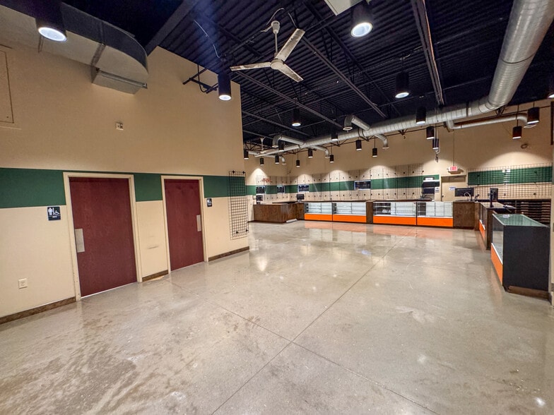 More Photos Of 1616 State Route 28, Loveland Freestanding For Sale