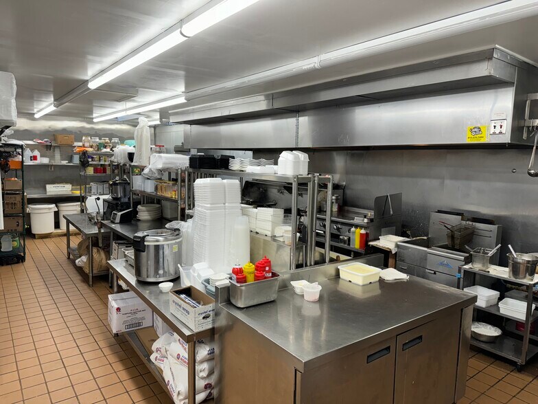 More Photos Of 394 W Virginia St, Crystal Lake Restaurant For Sale