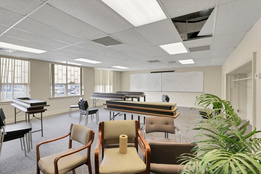 More Photos Of 300 E Auburn Ave, Springfield Office For Sale