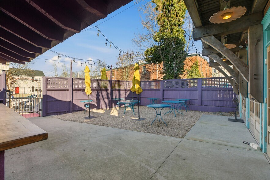 More Photos Of 140 Broadway, Newport Storefront Retail Residential For Lease