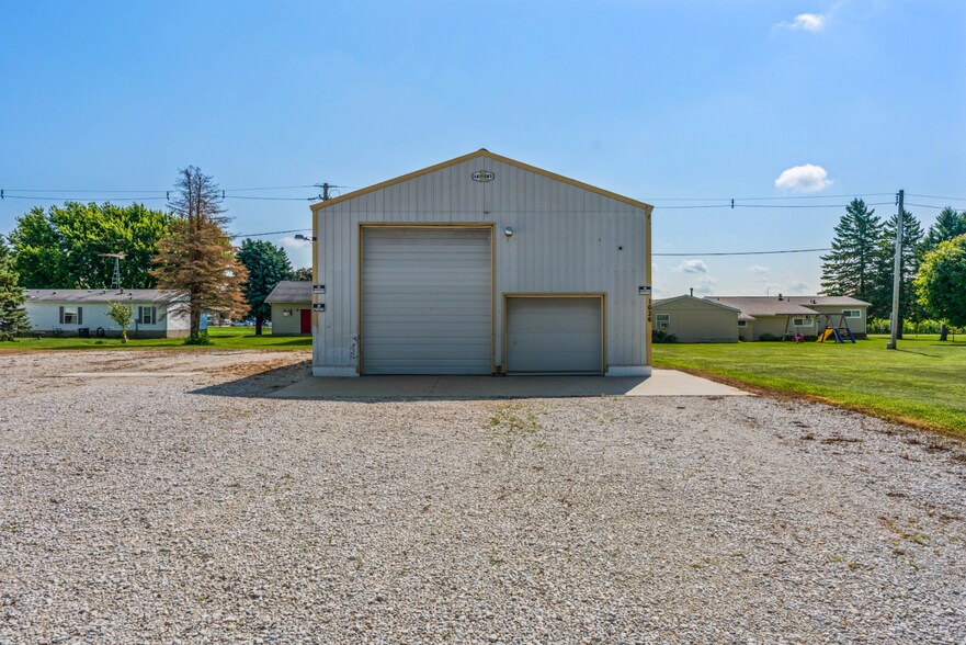 More Photos Of 1626 Dearborn St, Ellsworth Industrial For Sale
