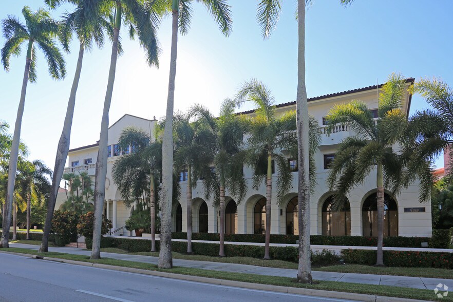 More Photos Of 440 Royal Palm Way, Palm Beach Office For Lease