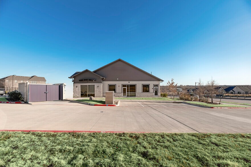 More Photos Of 250 Gerault Rd, Flower Mound Medical For Sale