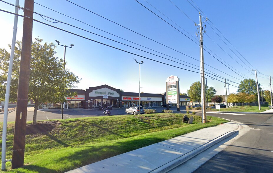 More Photos Of 7930 S Emerson Ave, Indianapolis Storefront For Lease