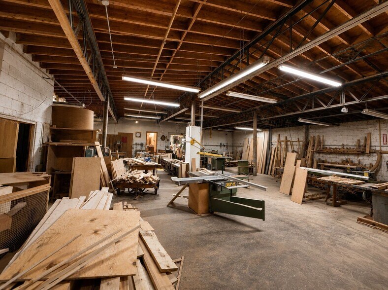More Photos Of 71 Word St, Fairburn Service For Lease
