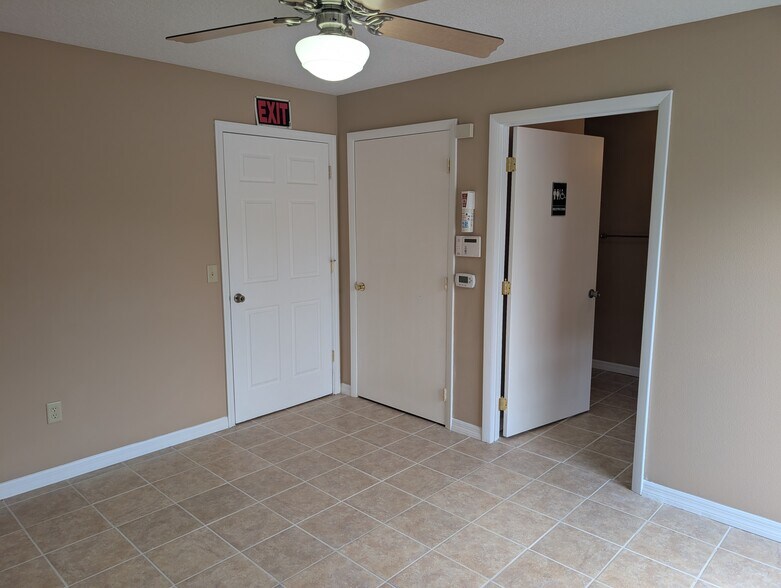 More Photos Of 400 Barton Blvd, Rockledge Light Manufacturing For Lease