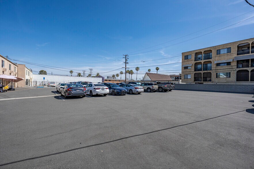 More Photos Of 3520 Long Beach Blvd, Long Beach Office For Sale