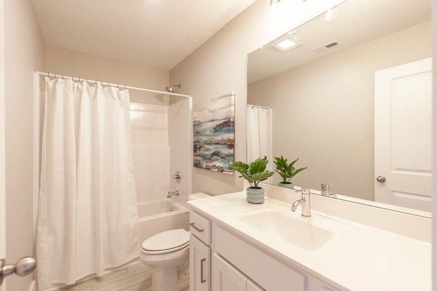 More Photos Of 1136 Lock 4 Rd, Gallatin Apartments For Sale