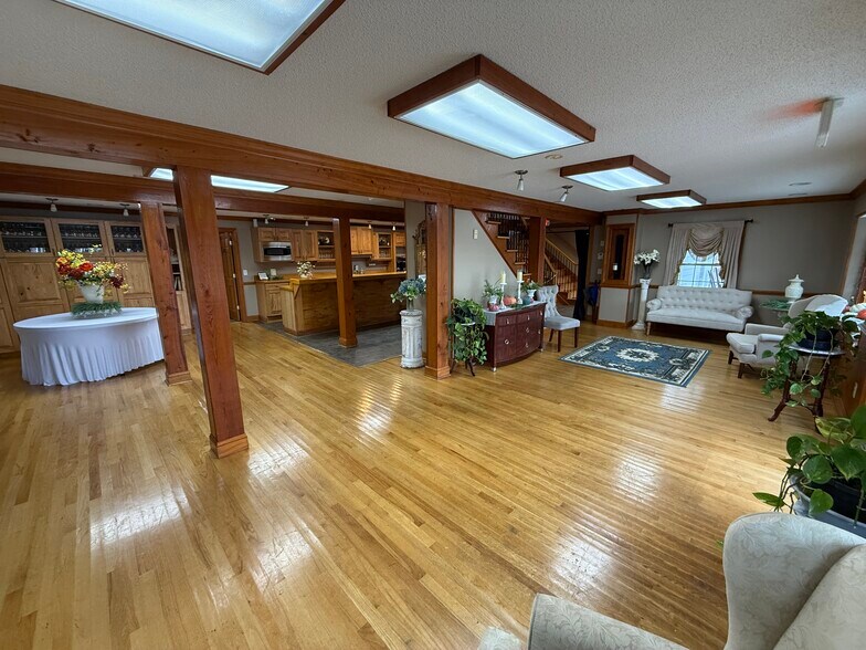 More Photos Of 102 Live Oak St, Tabor City Restaurant For Sale