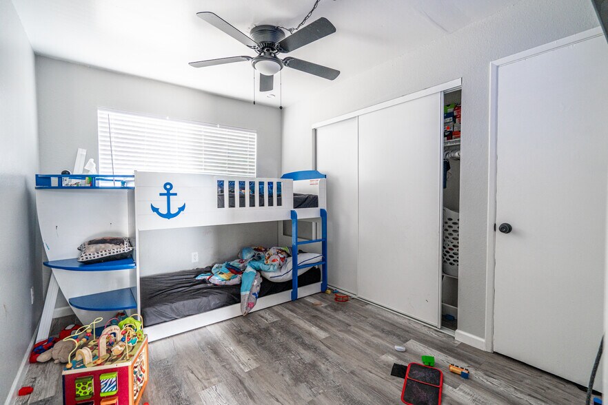 More Photos Of 8108 N 33rd Dr, Phoenix Multifamily For Sale