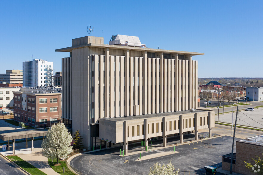 Primary Photo Of 221 W Webster Ave, Muskegon Coworking Space