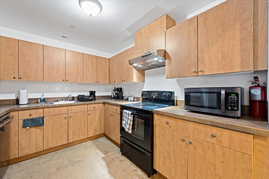 More Photos Of 128 N 8th St, Allentown Warehouse For Sale