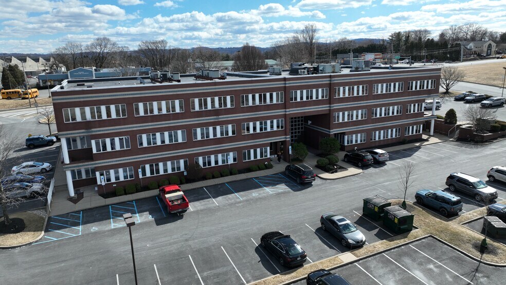 More Photos Of 2925 William Penn Hwy, Easton Office For Lease