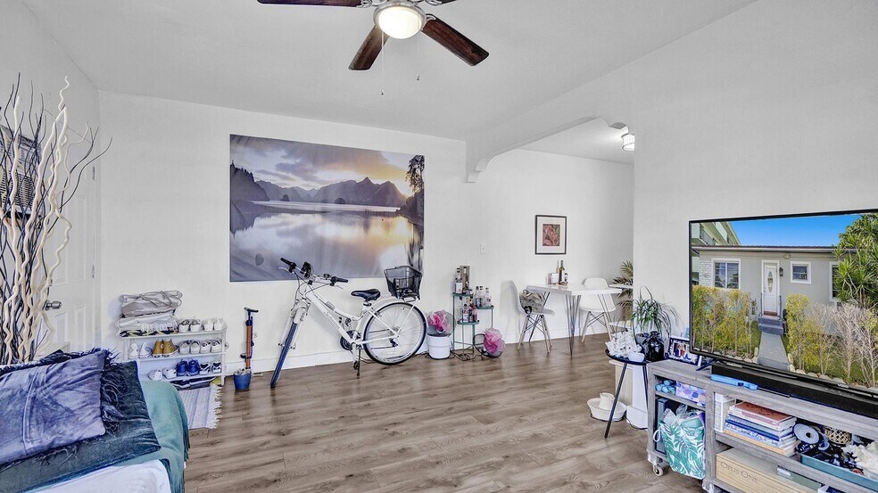 More Photos Of 7630 Byron Ave, Miami Beach Apartments For Sale