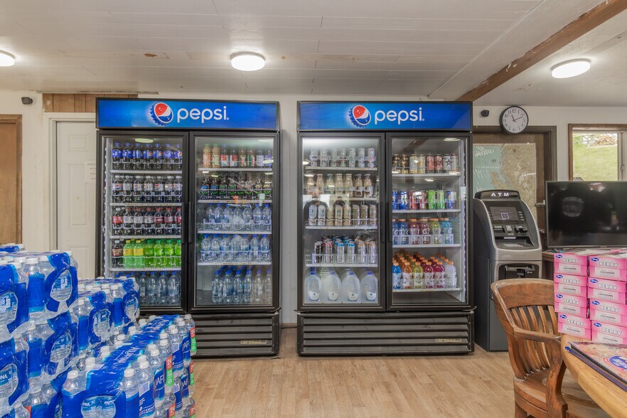 More Photos Of 444 Front St, Sekiu Hotel For Sale