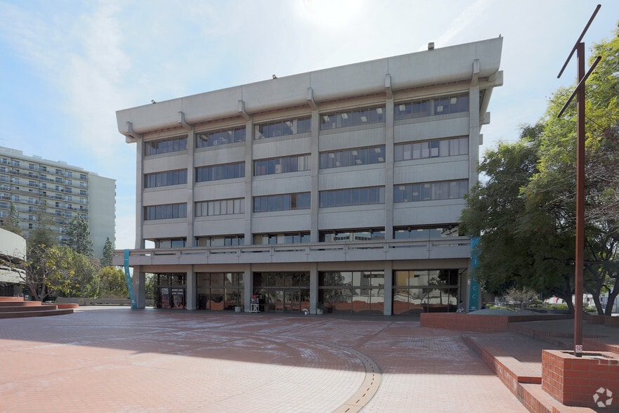 More Photos Of 244 S San Pedro St, Los Angeles Office For Lease