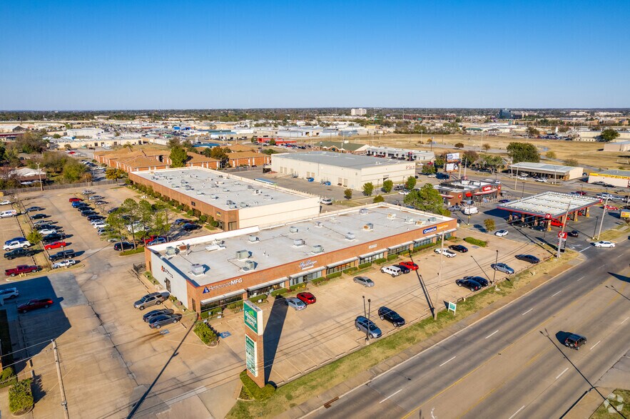 More Photos Of 9515 E 51st St, Tulsa Unknown For Lease