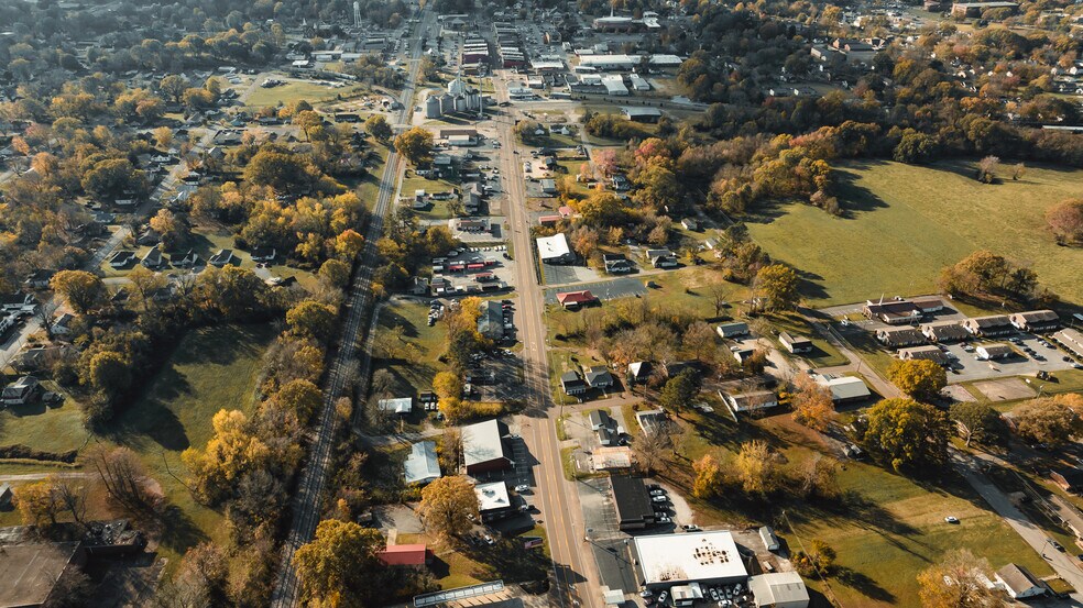 More Photos Of 308 N Lindell St, Martin Office For Sale