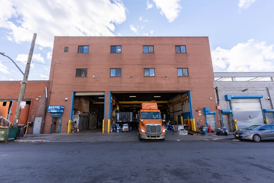 Primary Photo Of 128 44th St, Brooklyn Warehouse For Lease