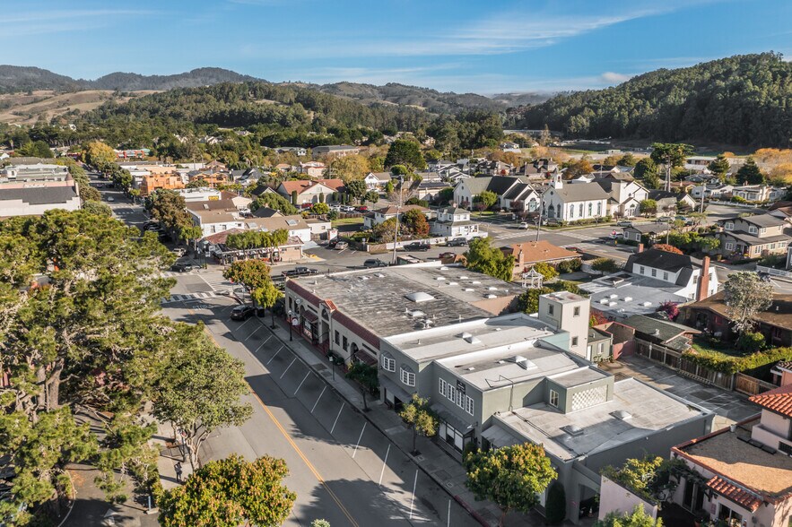 More Photos Of 637 Main St, Half Moon Bay Office For Sale