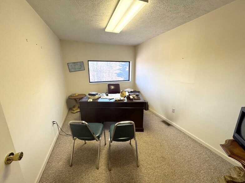 More Photos Of 2841 Old Franklin Tpke, Rocky Mount Auto Repair For Sale