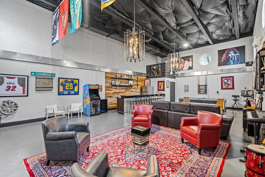 More Photos Of 2937 Ravenswood Rd, Fort Lauderdale Self Storage For Sale