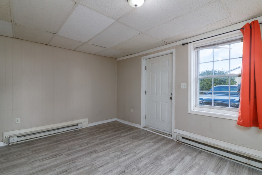 More Photos Of 7576 Old Peppers Ferry Loop, Fairlawn Apartments For Sale