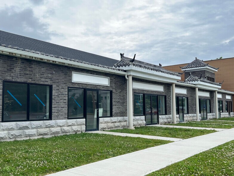 More Photos Of 804 Boston Post Rd, Milford Supermarket For Sale