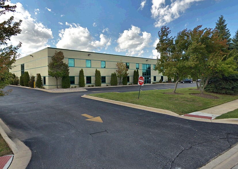 More Photos Of 2760 Beverly Dr, Aurora Warehouse For Lease