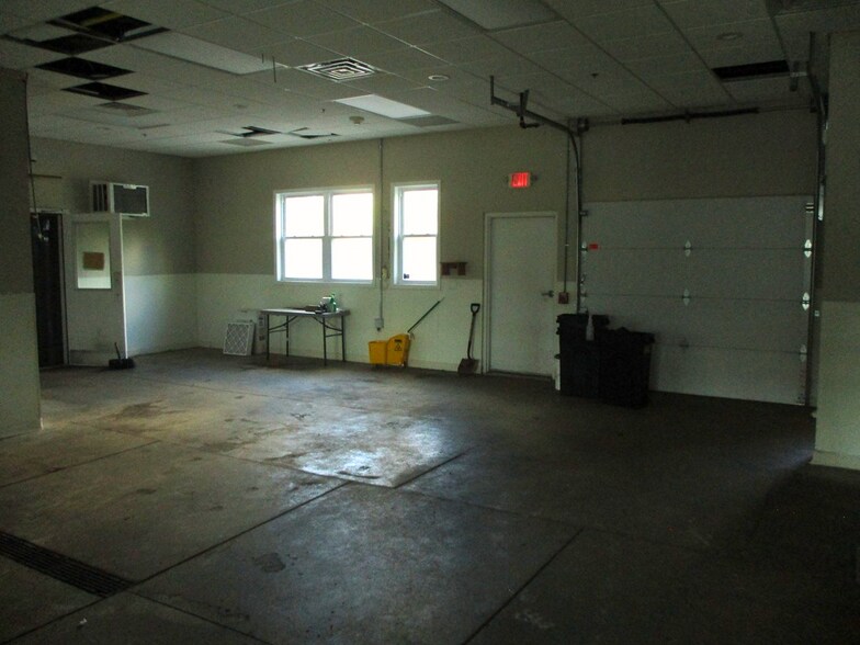 More Photos Of 1192 Manitou Rd, Hilton Freestanding For Lease