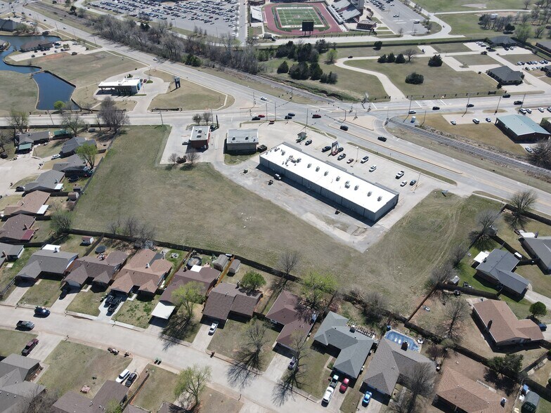 More Photos Of 1225 E Vandament Ave, Yukon Land For Sale