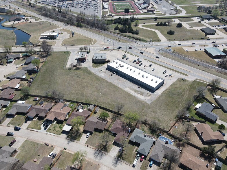 More Photos Of 1225 Vandament ave, Yukon Land For Sale