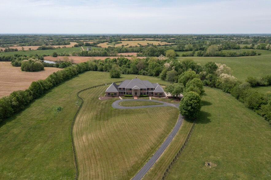 More Photos Of 4664 Lexington Rd, Winchester Specialty For Sale