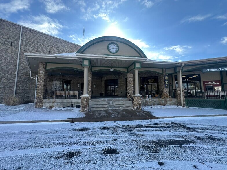 More Photos Of 638 Lake St, Wilson Freestanding For Lease