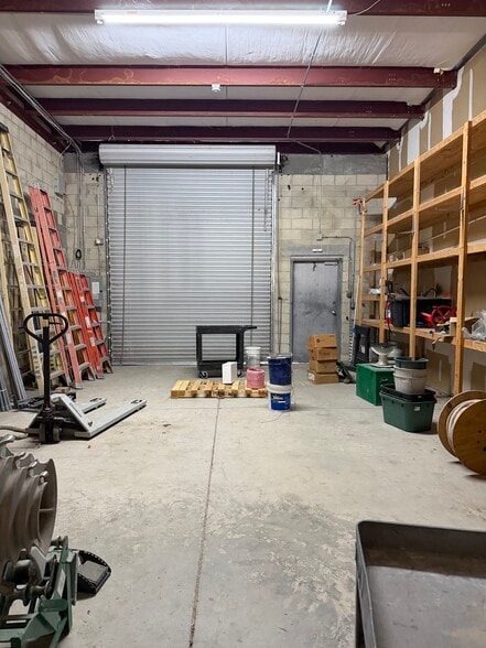 More Photos Of 1076 Business Ln, Naples Showroom For Sale