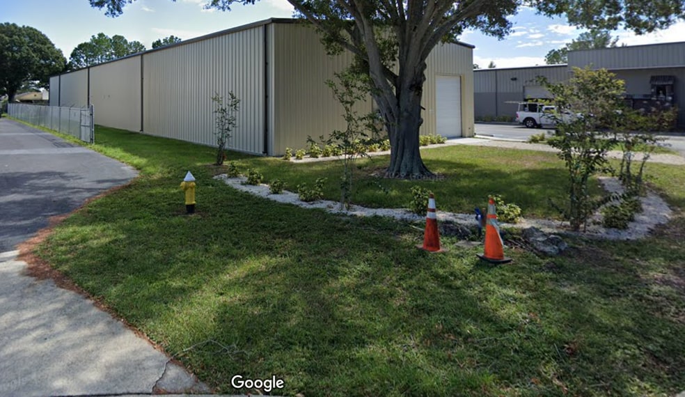 Primary Photo Of 12481 Creekside, Largo Warehouse For Lease