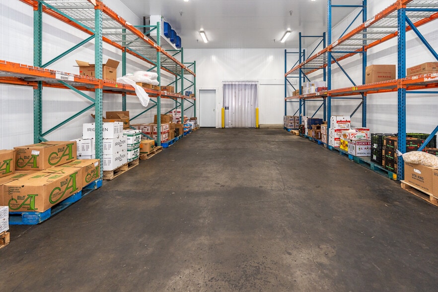 More Photos Of 5921-5923 Lakeshore Dr, Cypress Warehouse For Sale