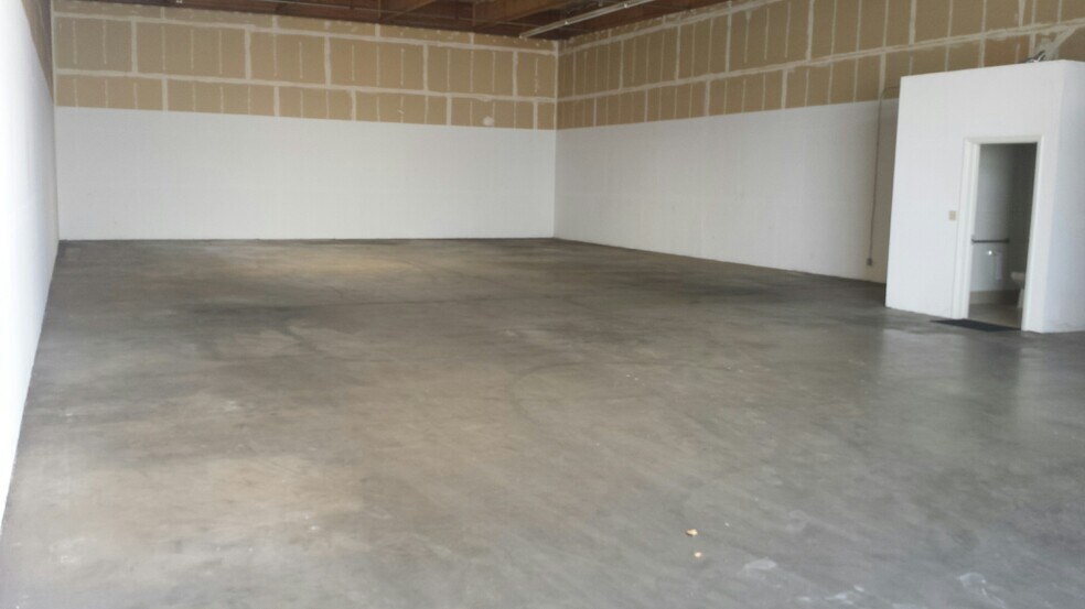 More Photos Of 1031 Aldridge Rd, Vacaville Manufacturing For Lease