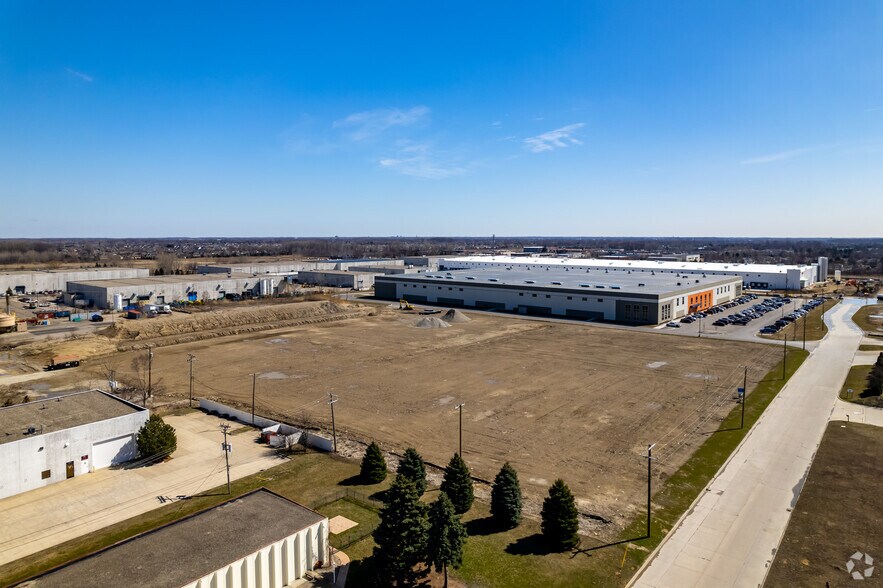 More Photos Of 50570 Birch Dr, Shelby Township Manufacturing For Lease
