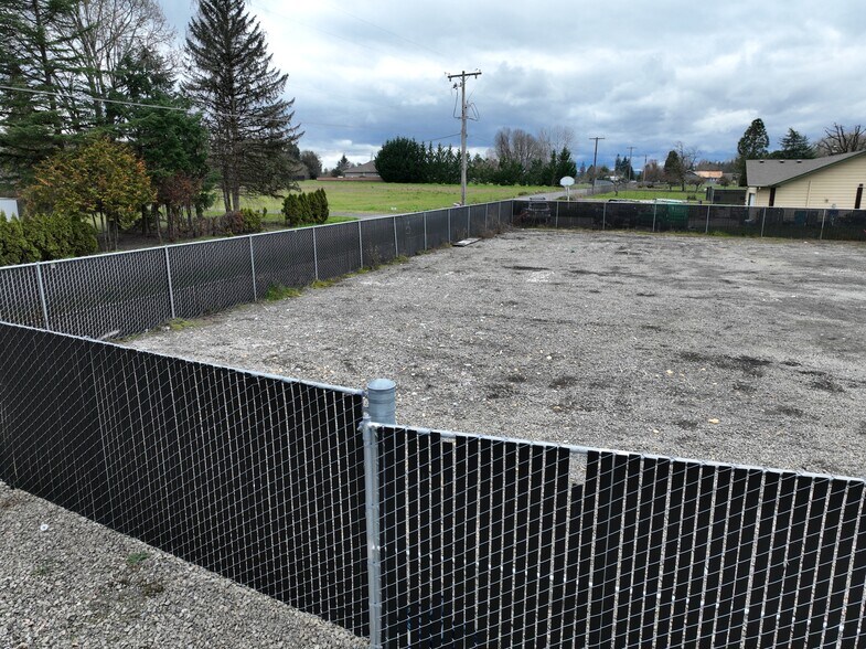 More Photos Of 104 NE 194th St, Ridgefield Warehouse For Lease