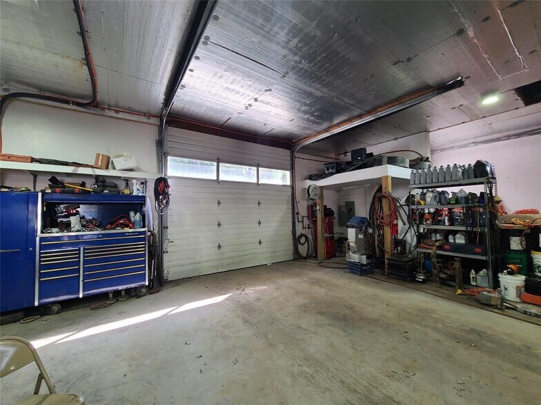 More Photos Of 26 Hook Rd, Sparrow Bush Distribution For Sale