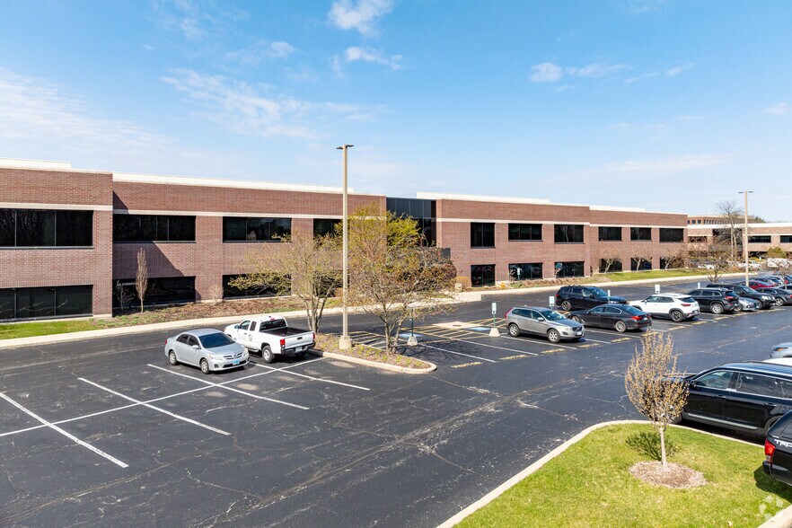 More Photos Of 1730 Park St, Naperville Office For Sale