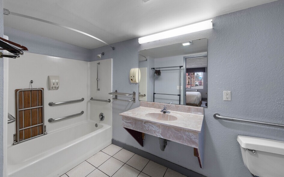 More Photos Of 4109 Padre Blvd, South Padre Island Hotel For Sale