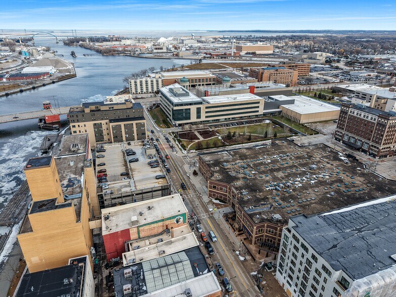 More Photos Of 301 N Adams St, Green Bay Office Residential For Sale